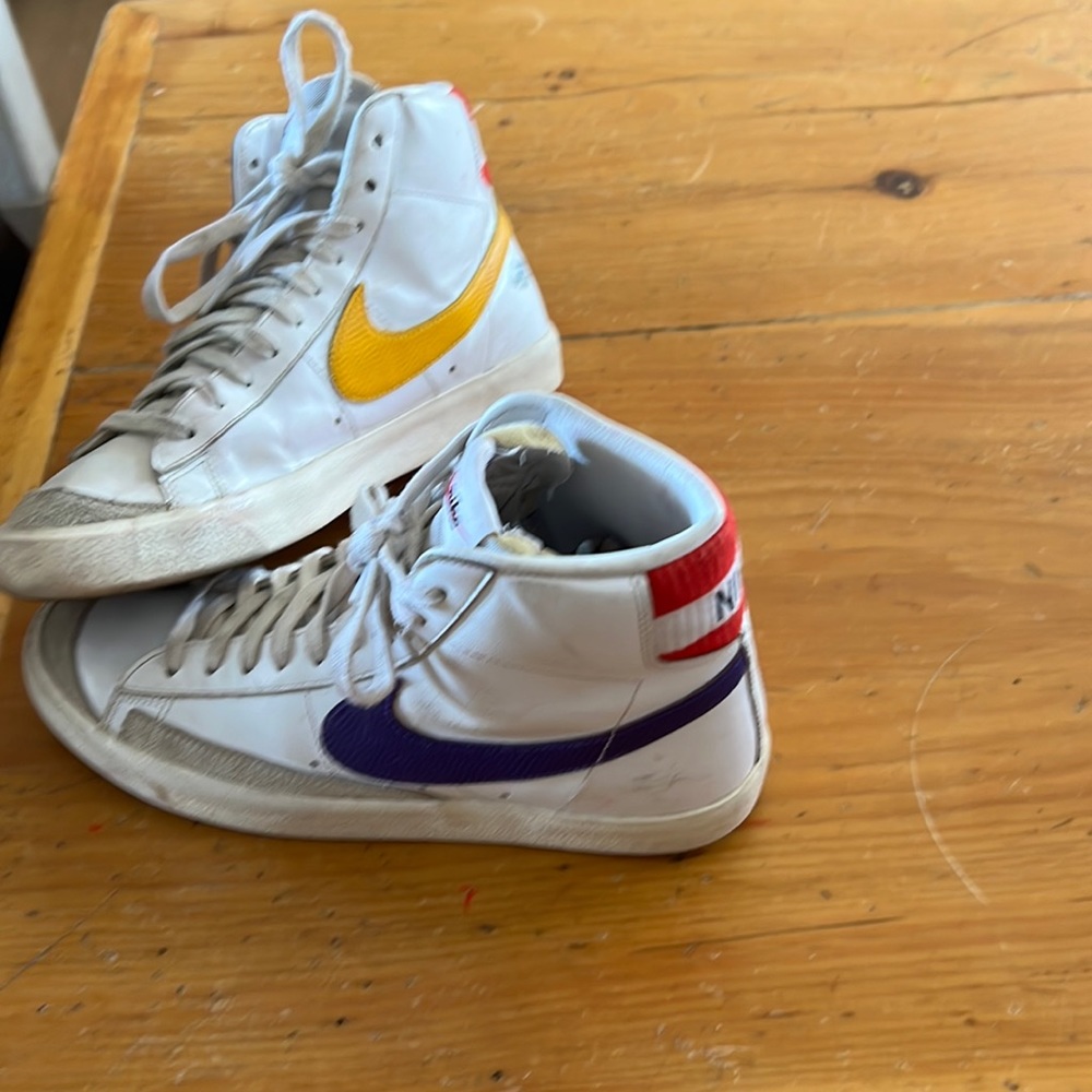 Nike blazer size 8 men’s red, yellow, green, purple